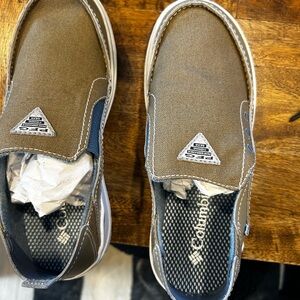 Columbia Men's Tan and Gray Slip-On Loafers